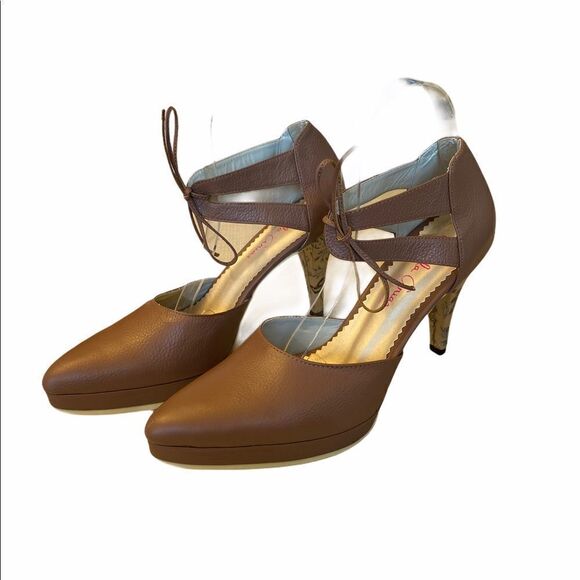 NEW Angela Arias Mocha Leather Heels with Floral Detail Size 40 - Picture 4 of 6